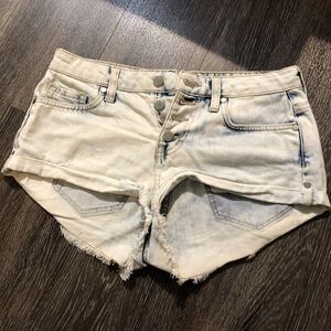 Like new, Forever 21 denim shorts